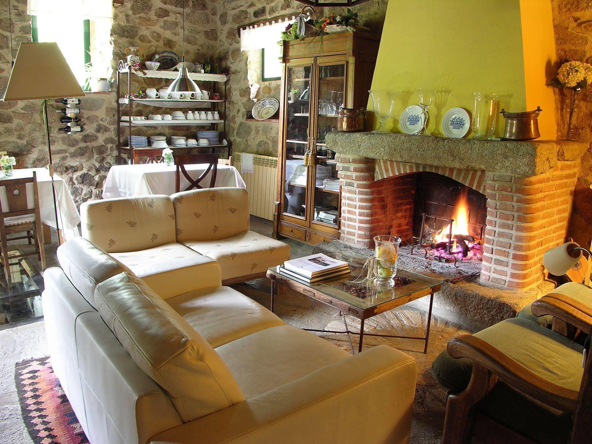 Rusticae Molino De Los Gamusinos Guest House Tolbanos Exterior photo
